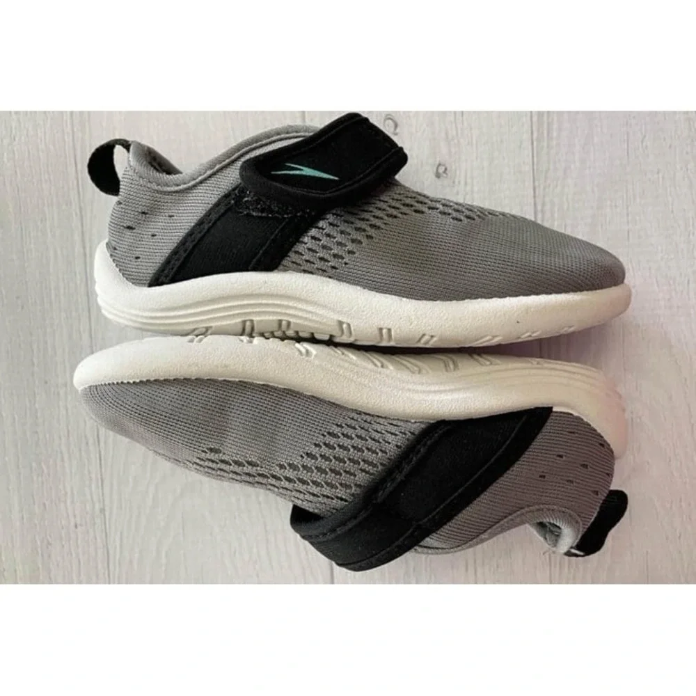 Speedo kids water‎ shoes grey black little kids medium 7/8